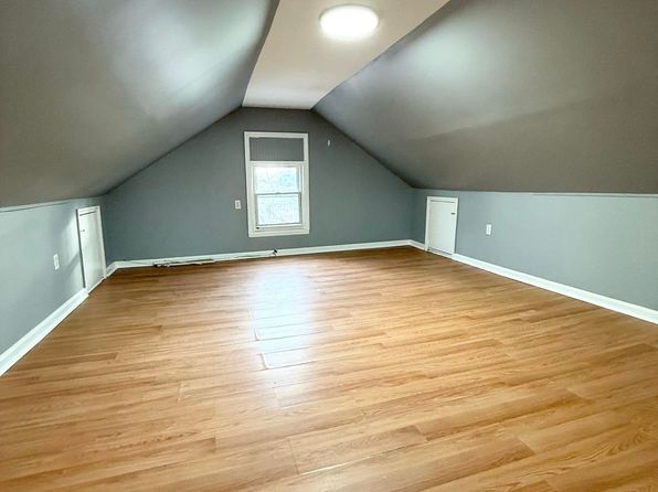 18 E 11th St, Bayonne, NJ 07002