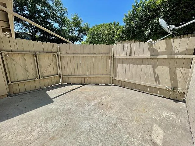 8259 Roy St — Photo 17