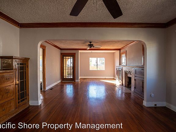 3rd image of 1158 N Hicks Ave