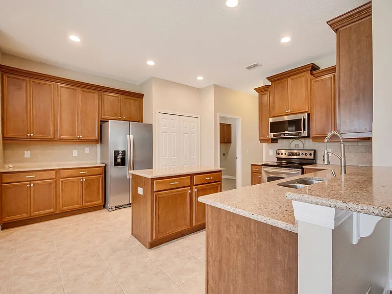 1904 Candlenut Cir — Photo 47