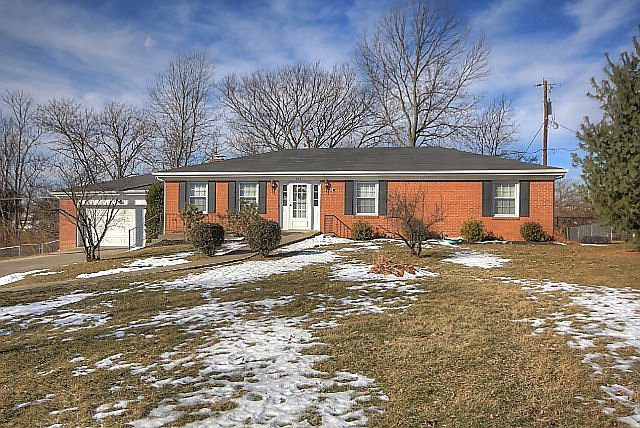 1st image of 402 Martin Dr