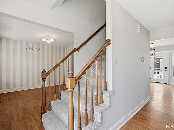 5th image of 2732 Bromley Dr