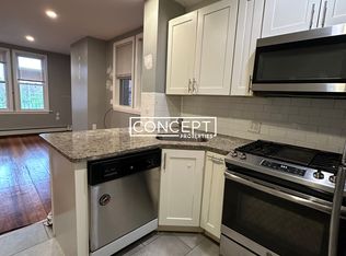 208 Maverick St APT 2R, Boston, MA 02128
