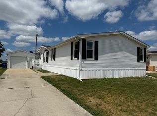 12 Drake Ln, Beecher, IL 60401