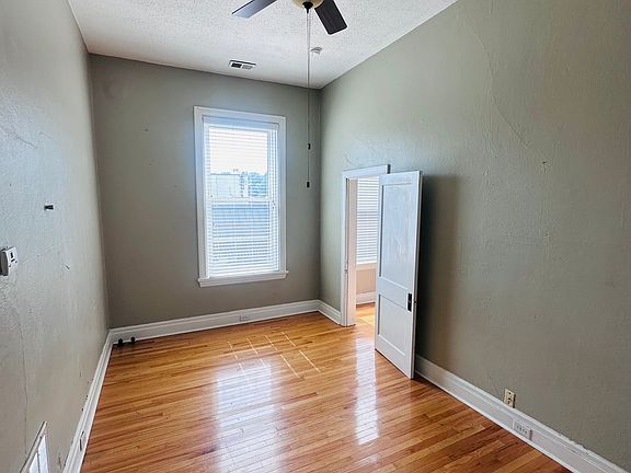3rd image of 301 W Loveland Ave #8
