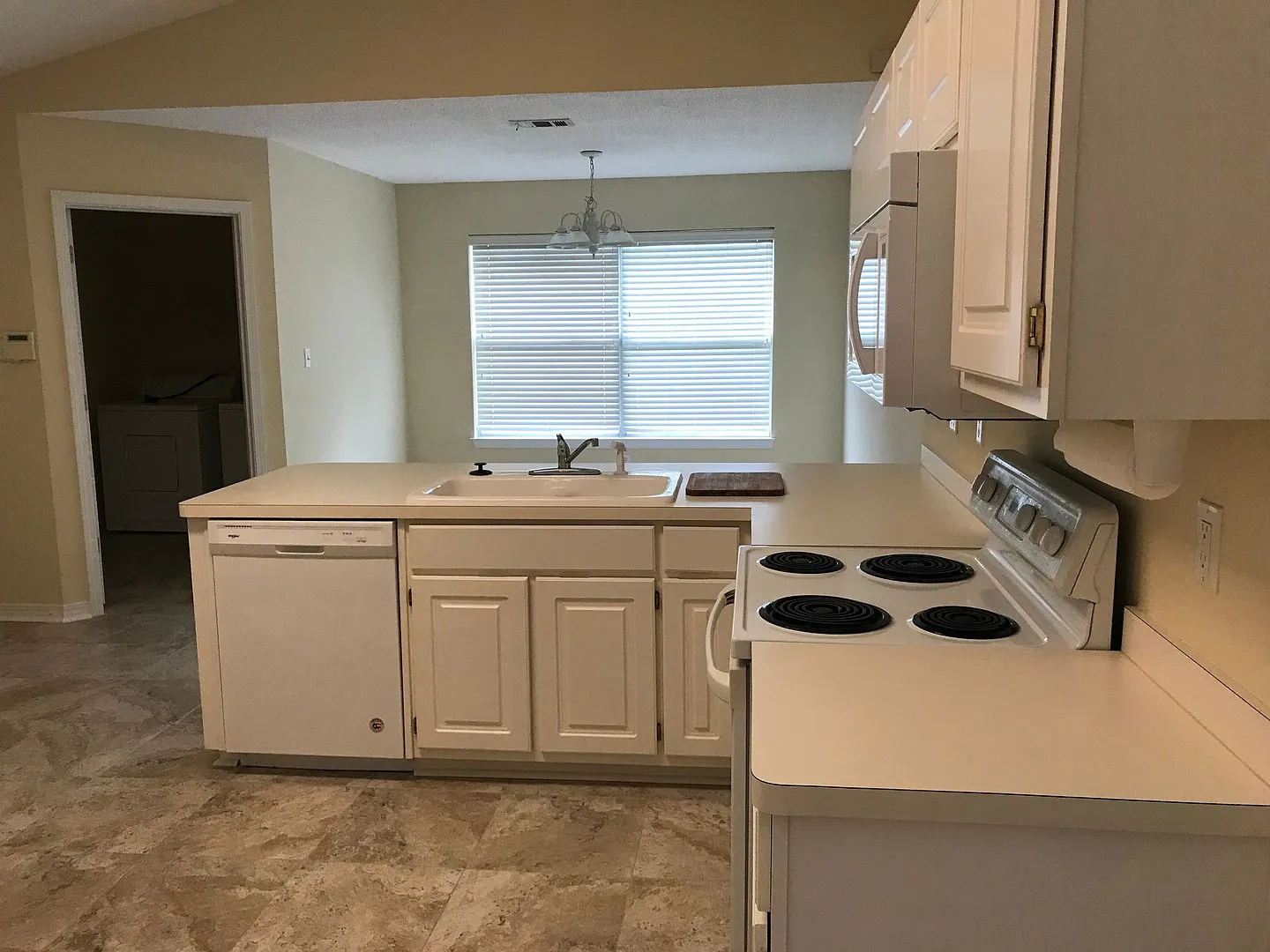 Great Bluewater Bay Location! — Photo 4