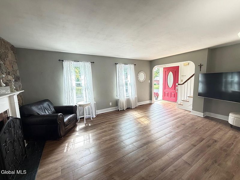 2nd image of 40 Glynn Street