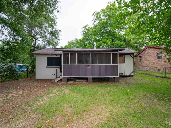 107 Sheppard St, Cantonment, FL 32533