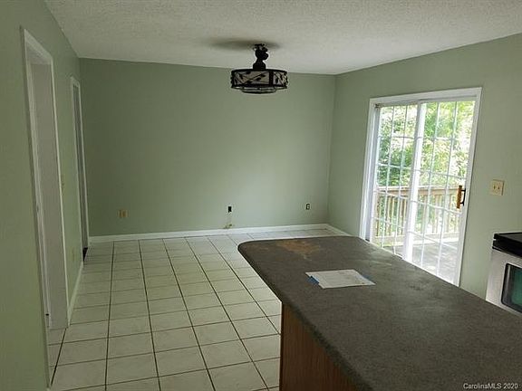 3rd image of 54 Sycamore Cir