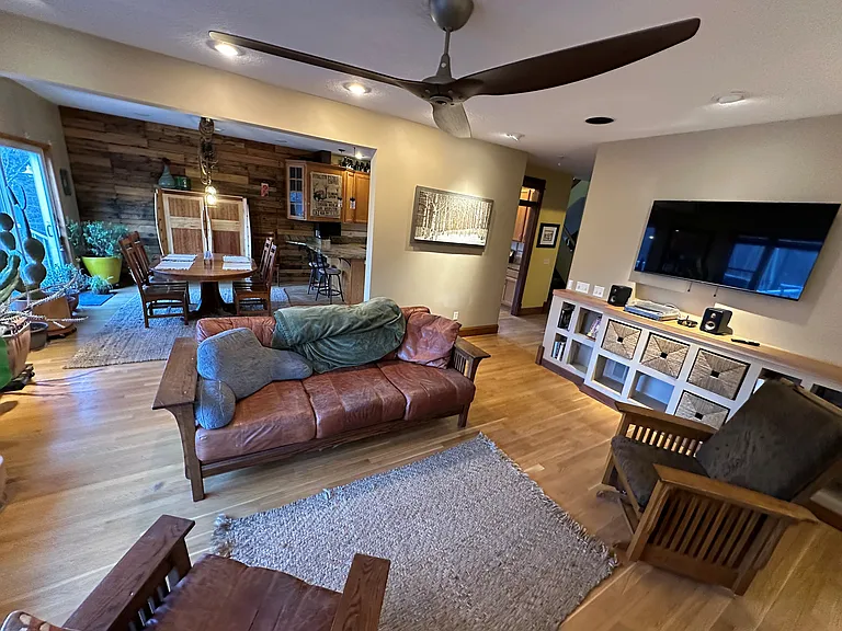 1128 Creekside Cir — Photo 11