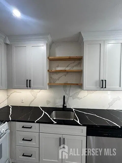 2 bed, 1.5 bath, $2,350 — Photo 4
