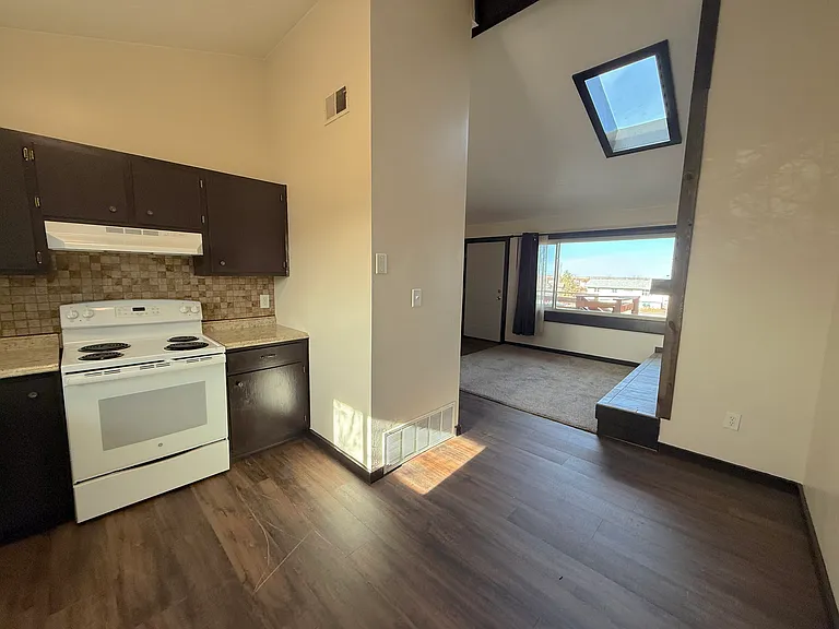 Portage Village Apartments — Photo 33