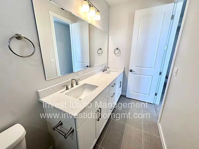 385 N Stone Canyon Ln — Photo 26