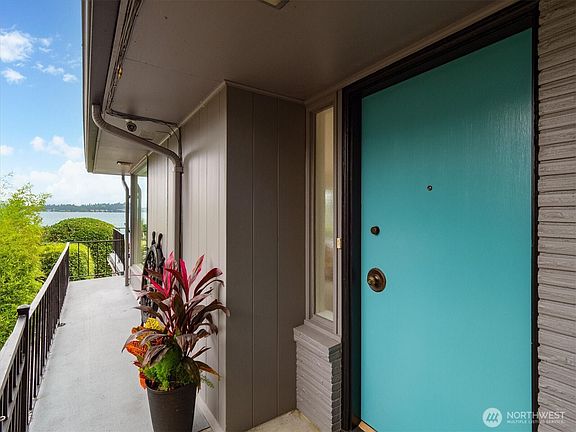 3rd image of 1302 Lakeside Avenue S