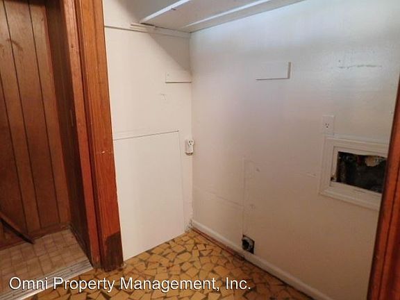 4th image of 261 Blairmore Ave