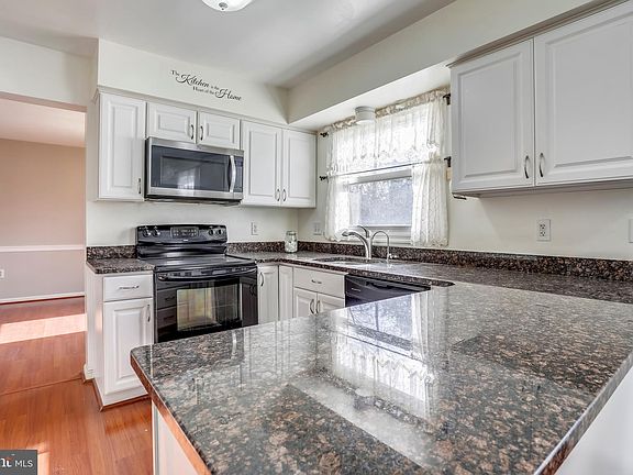 4th image of 17105 Amity Dr