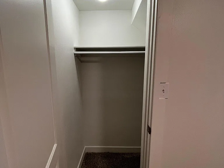 670 Cherry Hill Dr #B — Photo 12