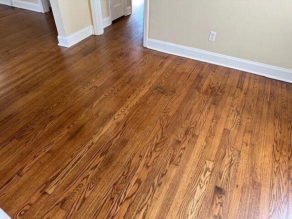 5th image of 1015 S Mountain View Dr
