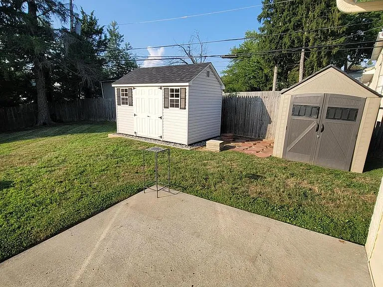 300 Adams Rd — Photo 22