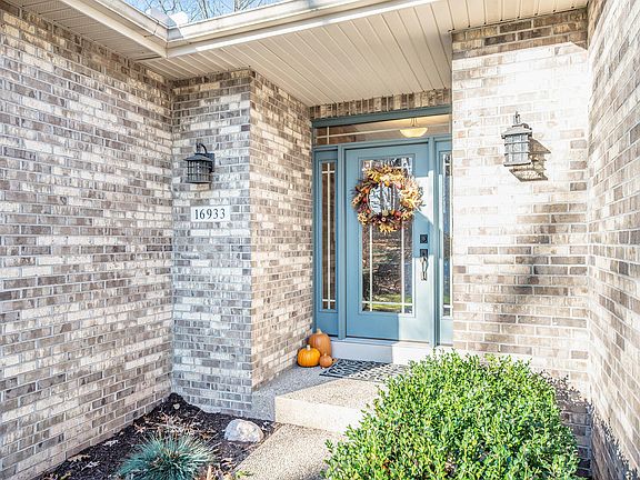 2nd image of 16933 Fox Chase Cir