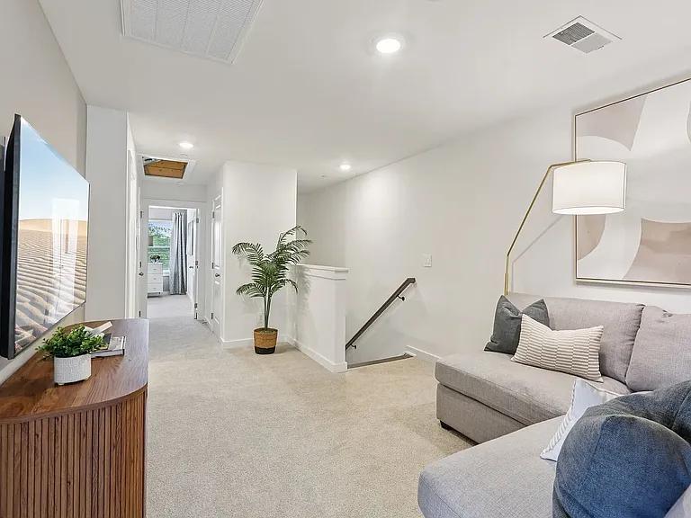 7154 Cedarcrest Ln — Photo 8