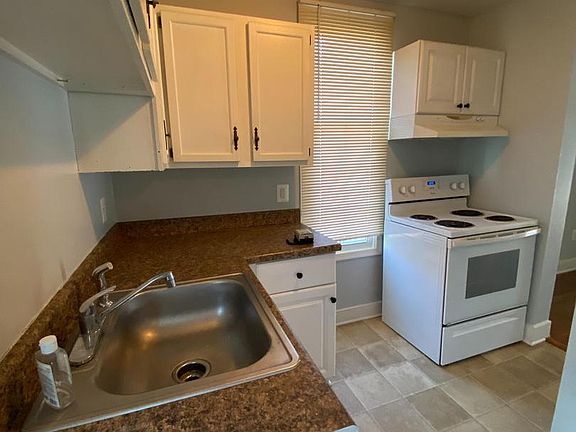 5th image of 400 E Washington St APT 2