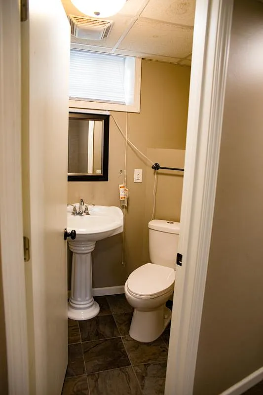 5 bed, $2,600 — Photo 4