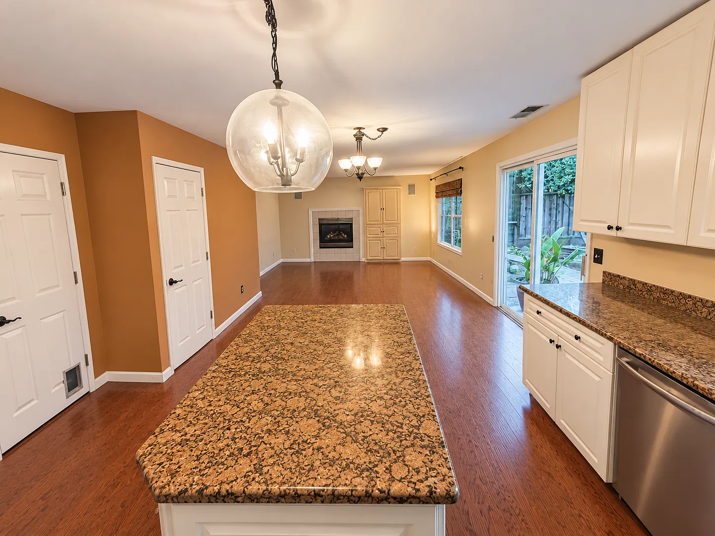 4 bed, 1740 sqft, $4,300 — Photo 3