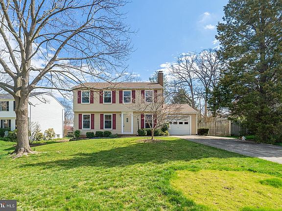 2nd image of 3271 Blue Heron Dr
