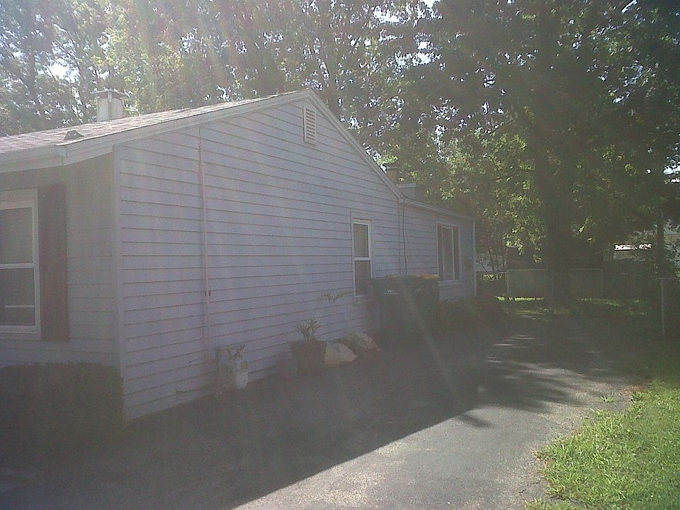 2nd image of 2224 Francine Ave
