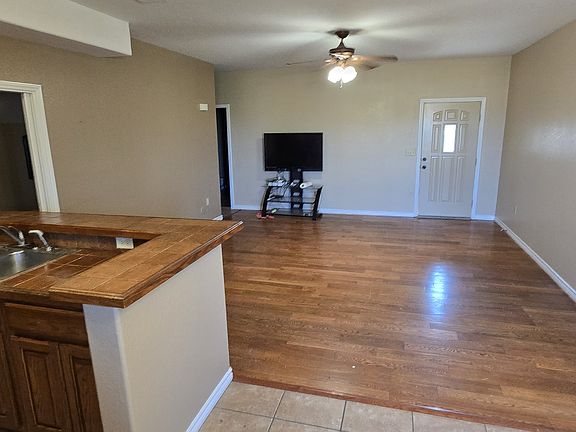 5th image of 313 Ama Caro Dr APT C