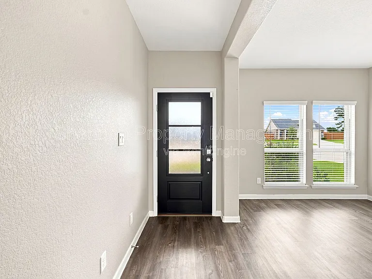 32311 Melbrooke Dr — Photo 4