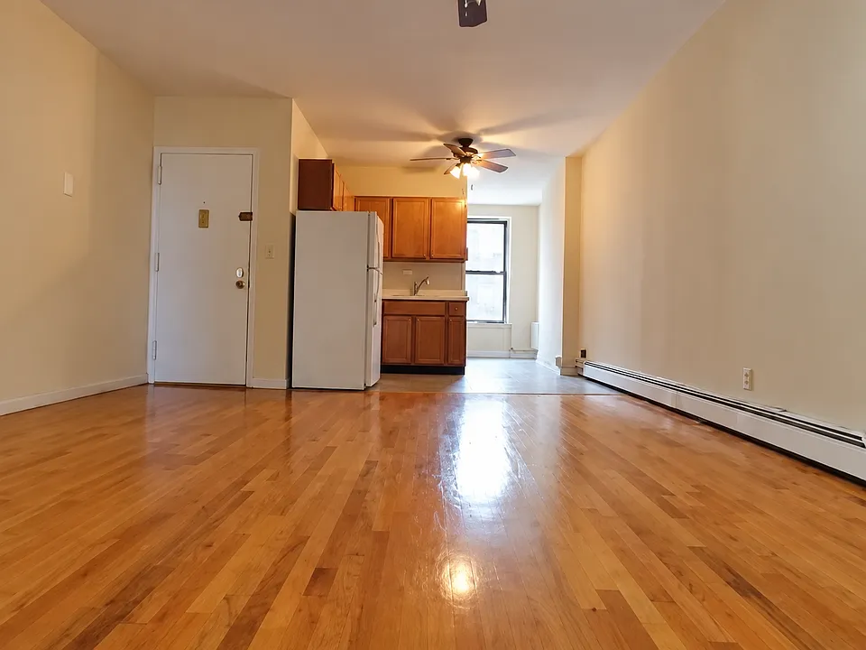 568 Union St #4B