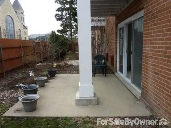 90 6th Ave APT 102, La Grange, IL 60525