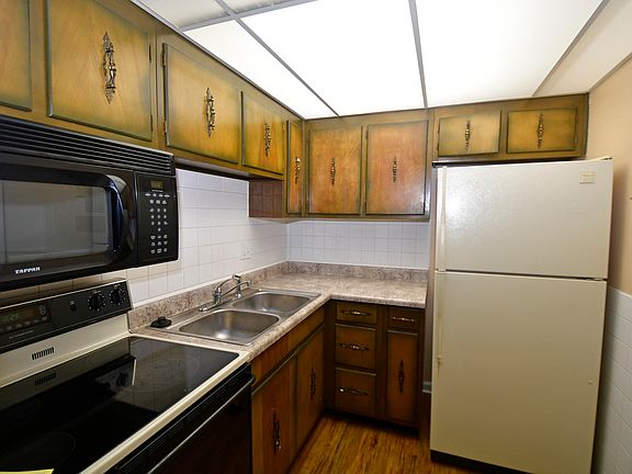 5th image of 106 Casa Bella Ct #106