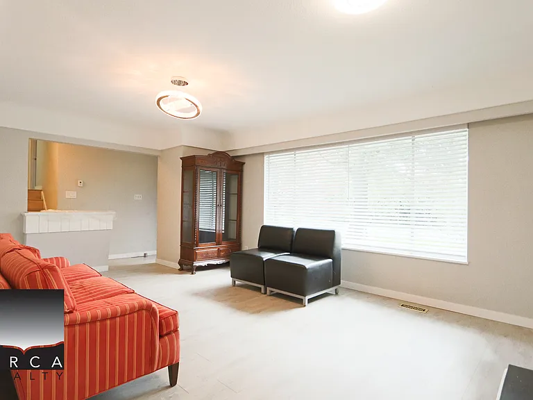 10291 Caithcart Rd — Photo 3