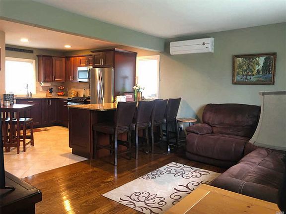 2nd image of 207 Seaford Ave #207