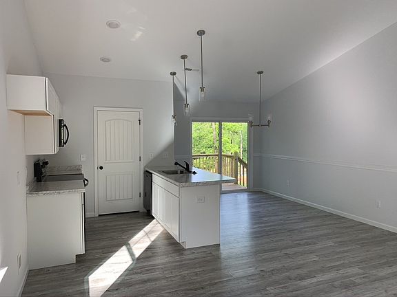 4th image of 234 Millwood Ln