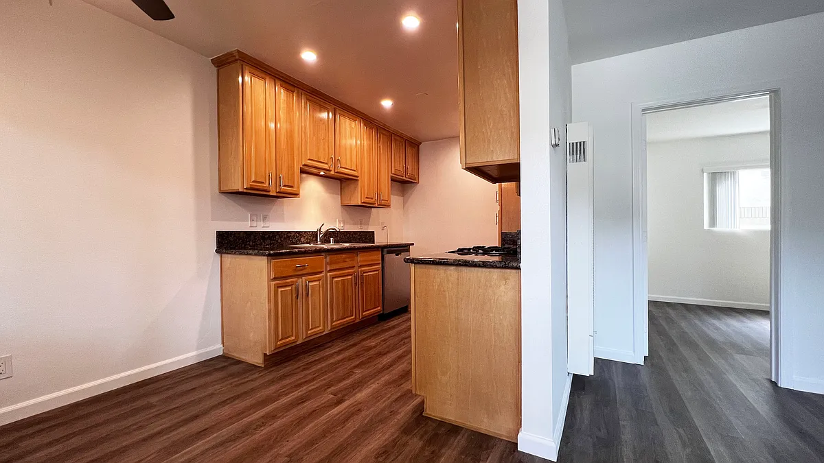 Building Photo - 11111 Lexington Dr #3