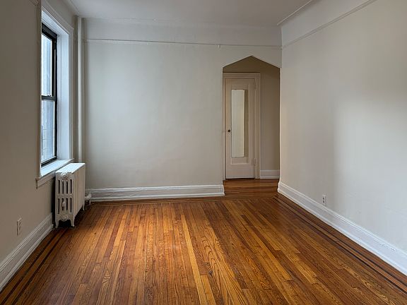3rd image of 21-06 33rd St #B9