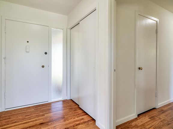 5th image of 50 Beverly Dr