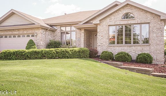 3rd image of 22545 Parkview Ln