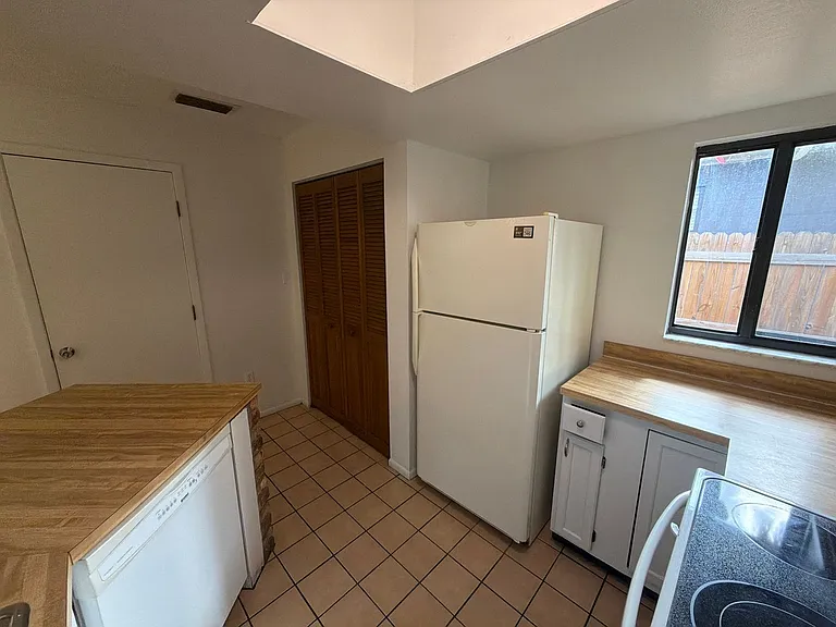 3005 E Jefferson St — Photo 7