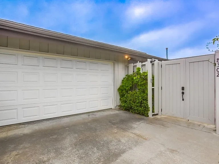 8302 Prestwick Dr — Photo 14
