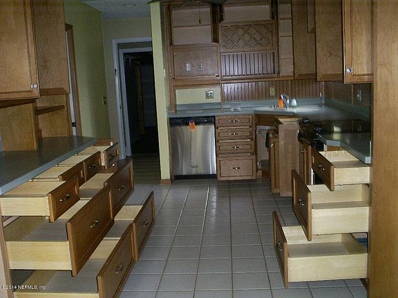 5th image of 4119 Wilcrest Circle W