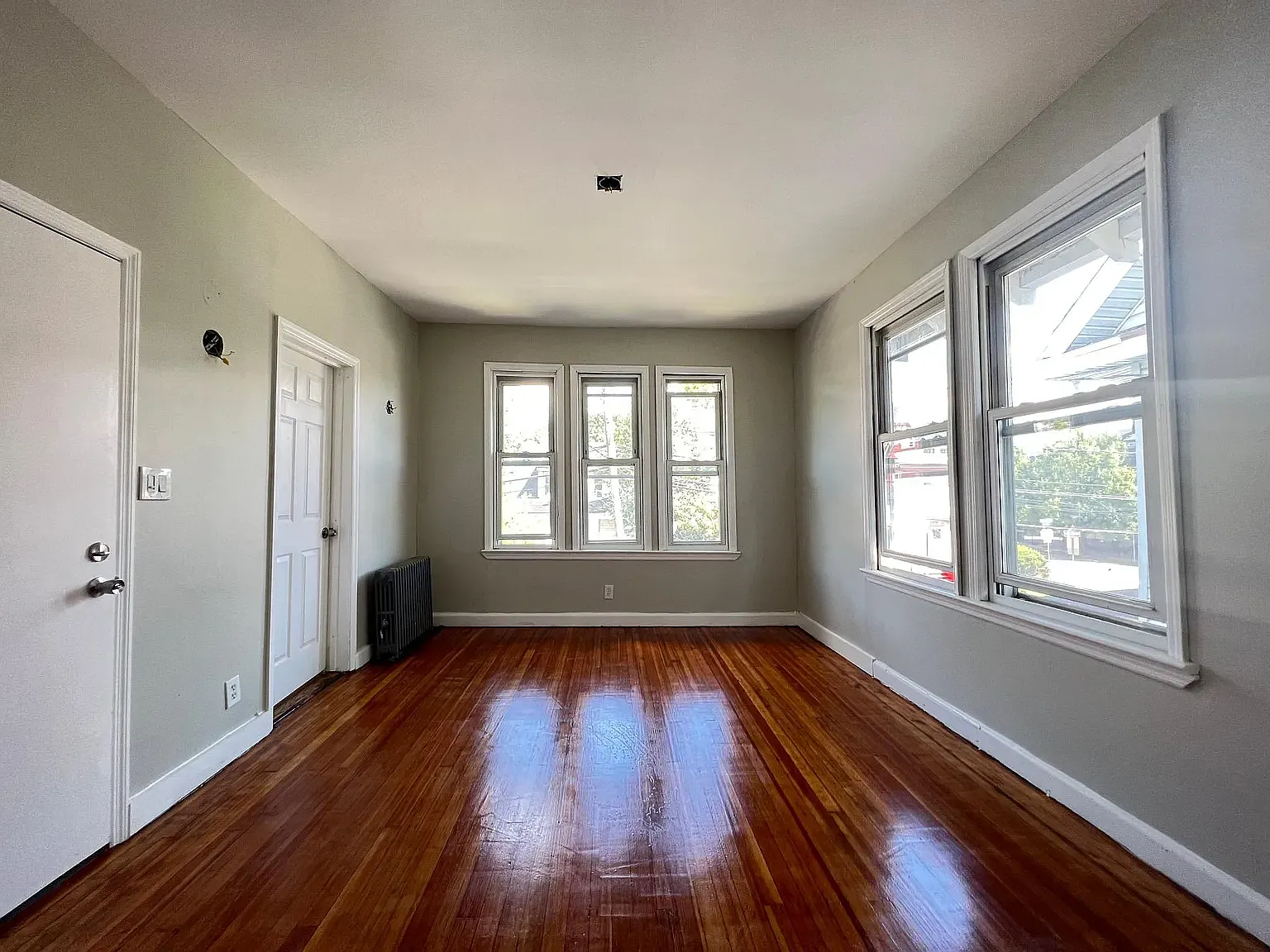 2 bed, 800 sqft, $1,850 — Photo 1