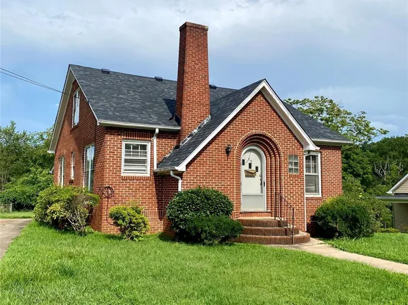 212 Center St, Morganton, NC 28655