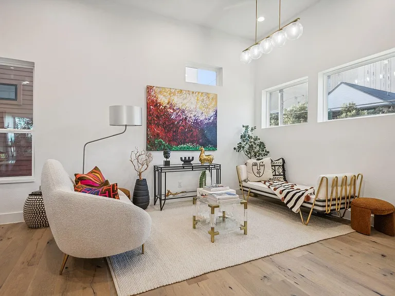 4208 Live Oak St #106 — Photo 4