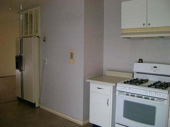 5th image of 1113 School St
