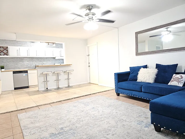 302 Lincoln Ave #10 — Photo 8